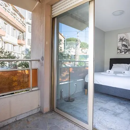 Guestready - Sleek Monochrome Dwelling * Cannes